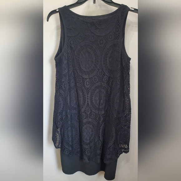 BLACK SLEEVELESS LACE MINI DRESS - Picture 5 of 9